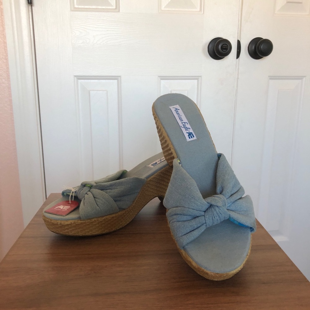 💡 HOST PICK 💡AMERICAN EAGLE | BLUE BOW WEDGES - Picture 2 of 6